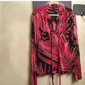 Gucci with logo blouse Sz  Eu 42 USA 8-12made Italy